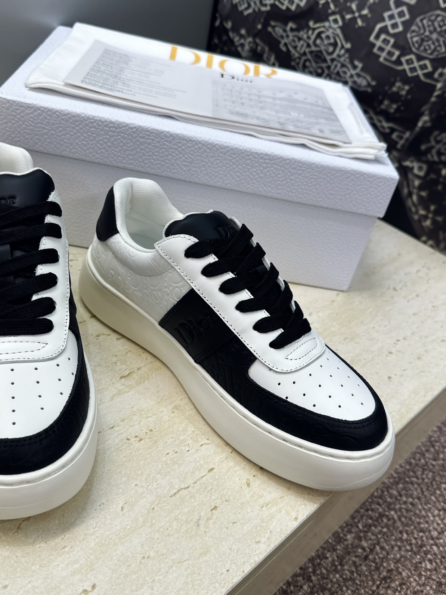迪奥 Dior 2026春夏新款Star休闲系带小白鞋 CD字母logo厚底圆头拼色滑板运动女鞋 材质:鞋面进口小牛皮 迪奥 Dior 2026春夏新款Star休闲系带小白鞋 CD字母logo厚底圆头拼色滑板运动女鞋 材质:鞋面进口小牛皮