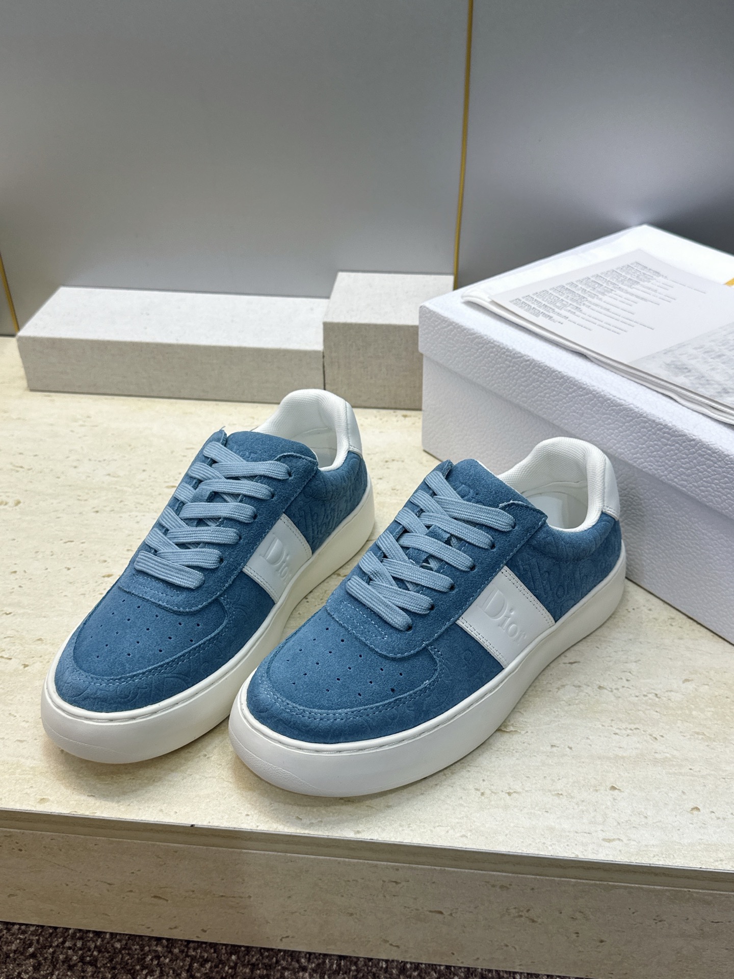 迪奥 Dior 2026春夏新款Star休闲系带小白鞋 CD字母logo厚底圆头拼色滑板运动女鞋 材质:鞋面进口小牛皮 迪奥 Dior 2026春夏新款Star休闲系带小白鞋 CD字母logo厚底圆头拼色滑板运动女鞋 材质:鞋面进口小牛皮