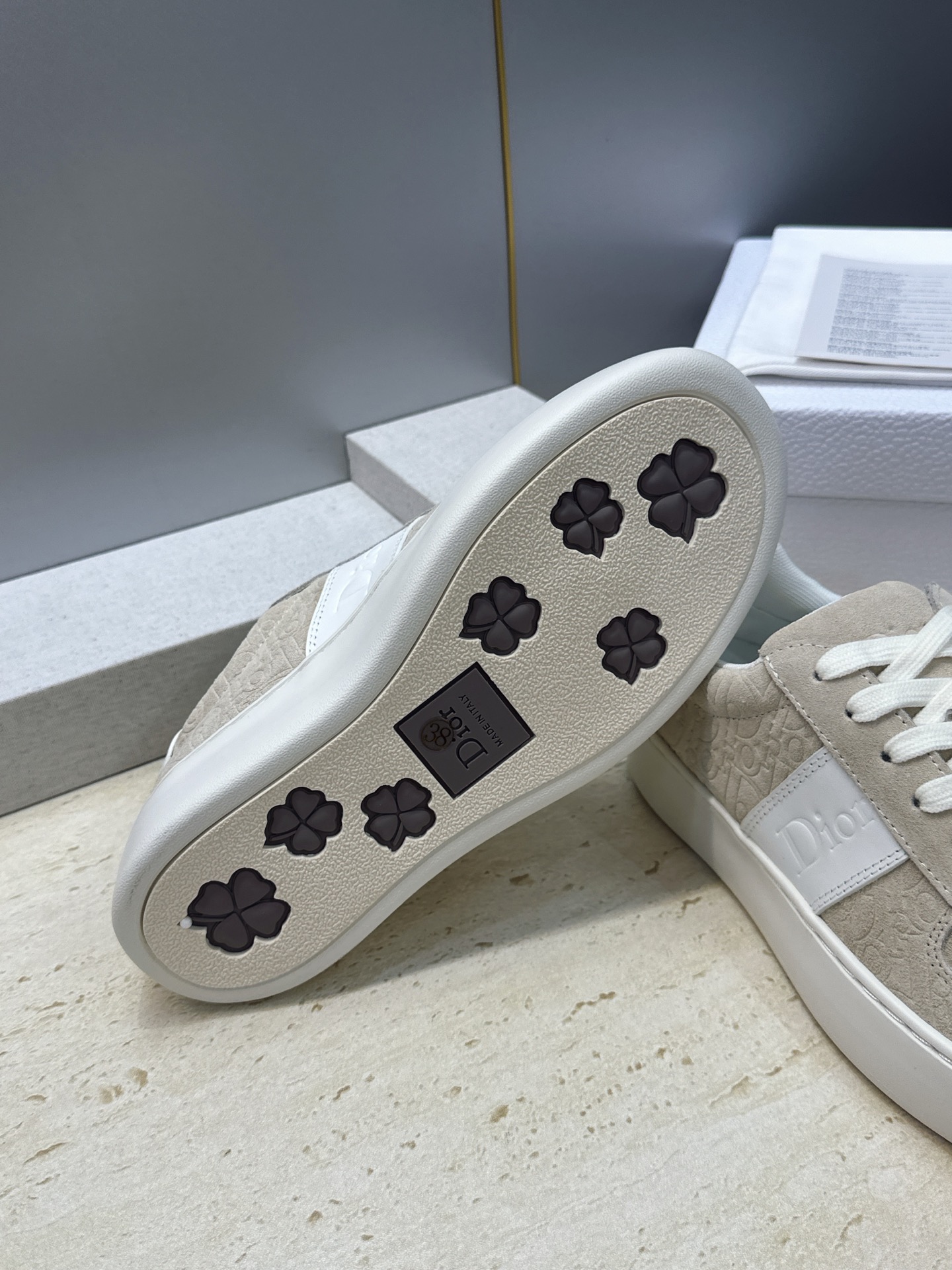 迪奥 Dior 2026春夏新款Star休闲系带小白鞋 CD字母logo厚底圆头拼色滑板运动女鞋 材质:鞋面进口小牛皮 迪奥 Dior 2026春夏新款Star休闲系带小白鞋 CD字母logo厚底圆头拼色滑板运动女鞋 材质:鞋面进口小牛皮