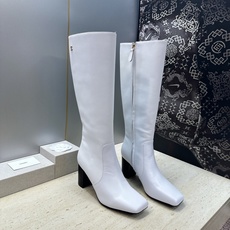 Chanel 香奈儿 2026秋冬新款粗跟高筒侧拉链及膝马丁女长靴 小香双C字母logo五金扣高跟方头拼色机车骑士靴 Chanel 香奈儿 2026秋冬新款粗跟高筒侧拉链及膝马丁女长靴 小香双C字母logo五金扣高跟方头拼色机车骑士靴