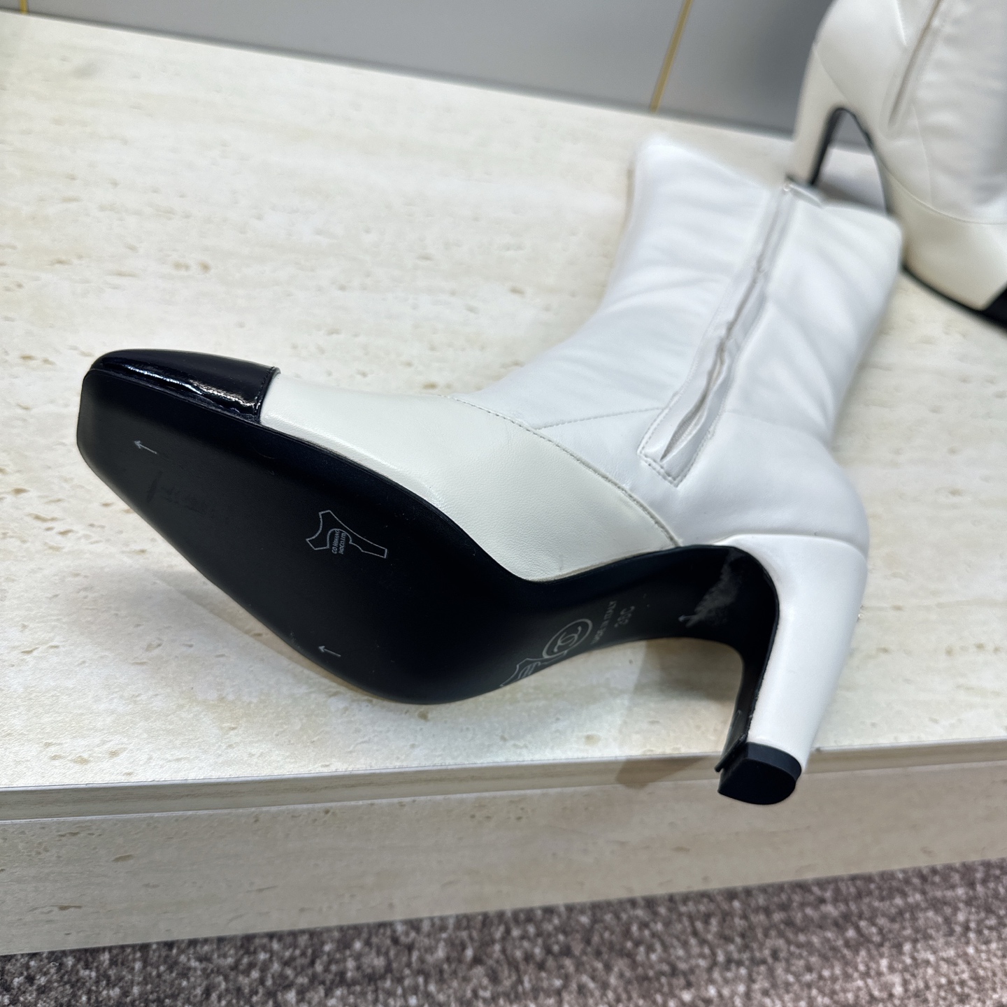 Chanel 香奈儿 2026秋冬新款高筒侧拉链及膝马丁弹力女长靴 小香双C字母电绣logo高跟方头拼色机车骑士靴  材