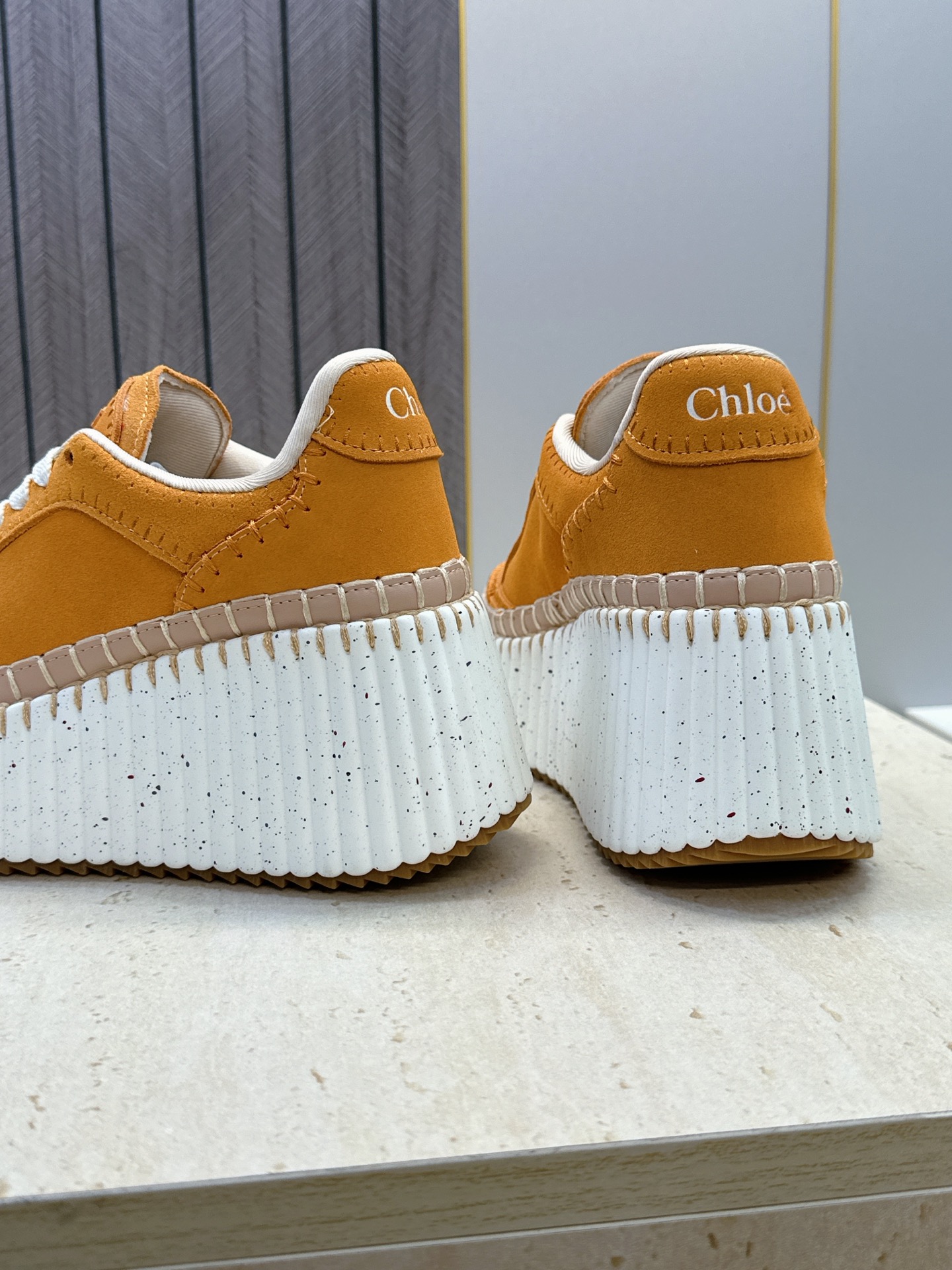 Chloe 蔻依 2026春夏走秀新款运动跑鞋 明星同款字母logo五金扣厚底系带休闲时尚拼色老爹鞋 市面顶级高端版本 