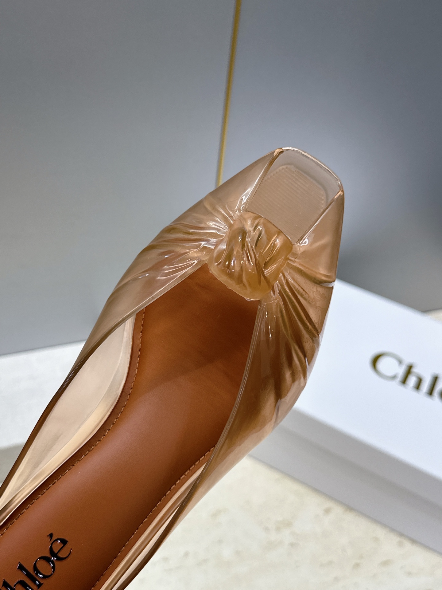 Chloe 2026春夏粗跟休闲果冻色女鞋  克洛伊字母logo豹纹中跟鱼嘴露趾凉拖鞋 材质:一体成型硫化工艺PVC科技
