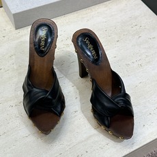 SAINT LAURENT PARIS 圣罗兰2026春夏新款中跟木底防水台女鞋 YSL字母logo五金扣明星同款铆钉 SAINT LAURENT PARIS 圣罗兰2026春夏新款中跟木底防水台女鞋 YSL字母logo五金扣明星同款铆钉