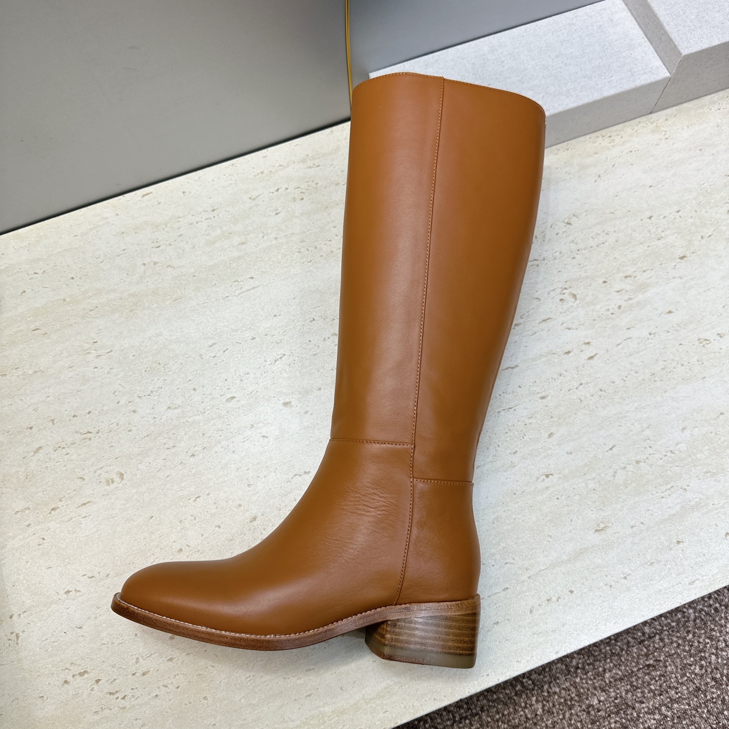 莞货 代购级 爱马仕 Hermes 2026秋冬新款 Lasso粗跟高筒及膝女长靴 H家字母logo低跟圆头一脚蹬机车骑
