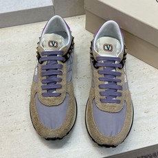 华伦天奴 VALENTINO 2026春夏情侣新款铆钉运动跑鞋 V家字母logo印花涂鸦厚底尖头拼色休闲老爹鞋 材质: 华伦天奴 VALENTINO 2026春夏情侣新款铆钉运动跑鞋 V家字母logo印花涂鸦厚底尖头拼色休闲老爹鞋 材质:
