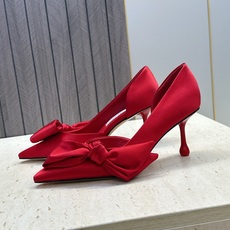 周仰杰Jimmy Choo 2026春夏新款时尚女婚鞋 吉米周JC明星同款字母logo 高跟尖头蝴蝶结侧空凉鞋 材质:鞋 周仰杰Jimmy Choo 2026春夏新款时尚女婚鞋 吉米周JC明星同款字母logo 高跟尖头蝴蝶结侧空凉鞋 材质:鞋