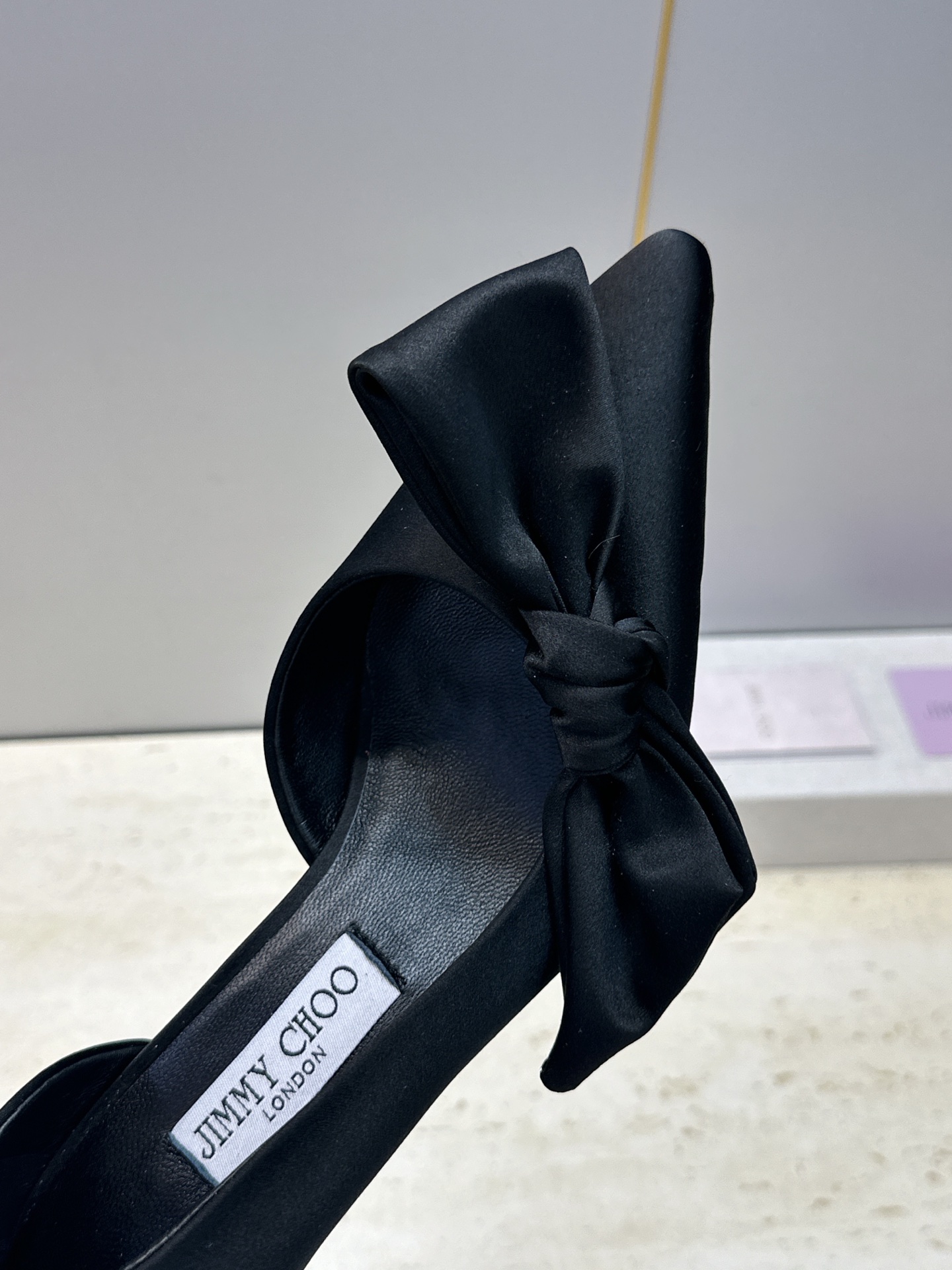 周仰杰Jimmy Choo 2026春夏新款时尚女婚鞋 吉米周JC明星同款字母logo 高跟尖头蝴蝶结侧空凉鞋 材质:鞋 周仰杰Jimmy Choo 2026春夏新款时尚女婚鞋 吉米周JC明星同款字母logo 高跟尖头蝴蝶结侧空凉鞋 材质:鞋