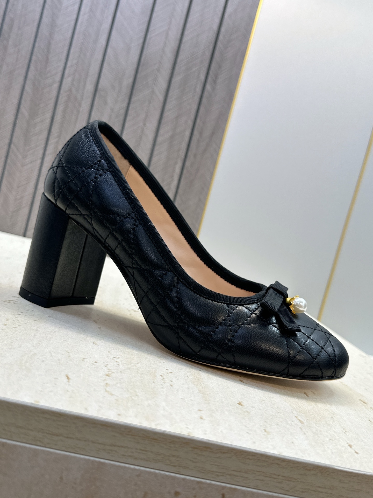 J'ADIOR 迪奥 Dior 2026 早春新款蝴蝶结粗跟芭蕾舞娃娃女鞋 明星同款CD字母logo立体刺绣高跟圆头玛 J'ADIOR 迪奥 Dior 2026 早春新款蝴蝶结粗跟芭蕾舞娃娃女鞋 明星同款CD字母logo立体刺绣高跟圆头玛