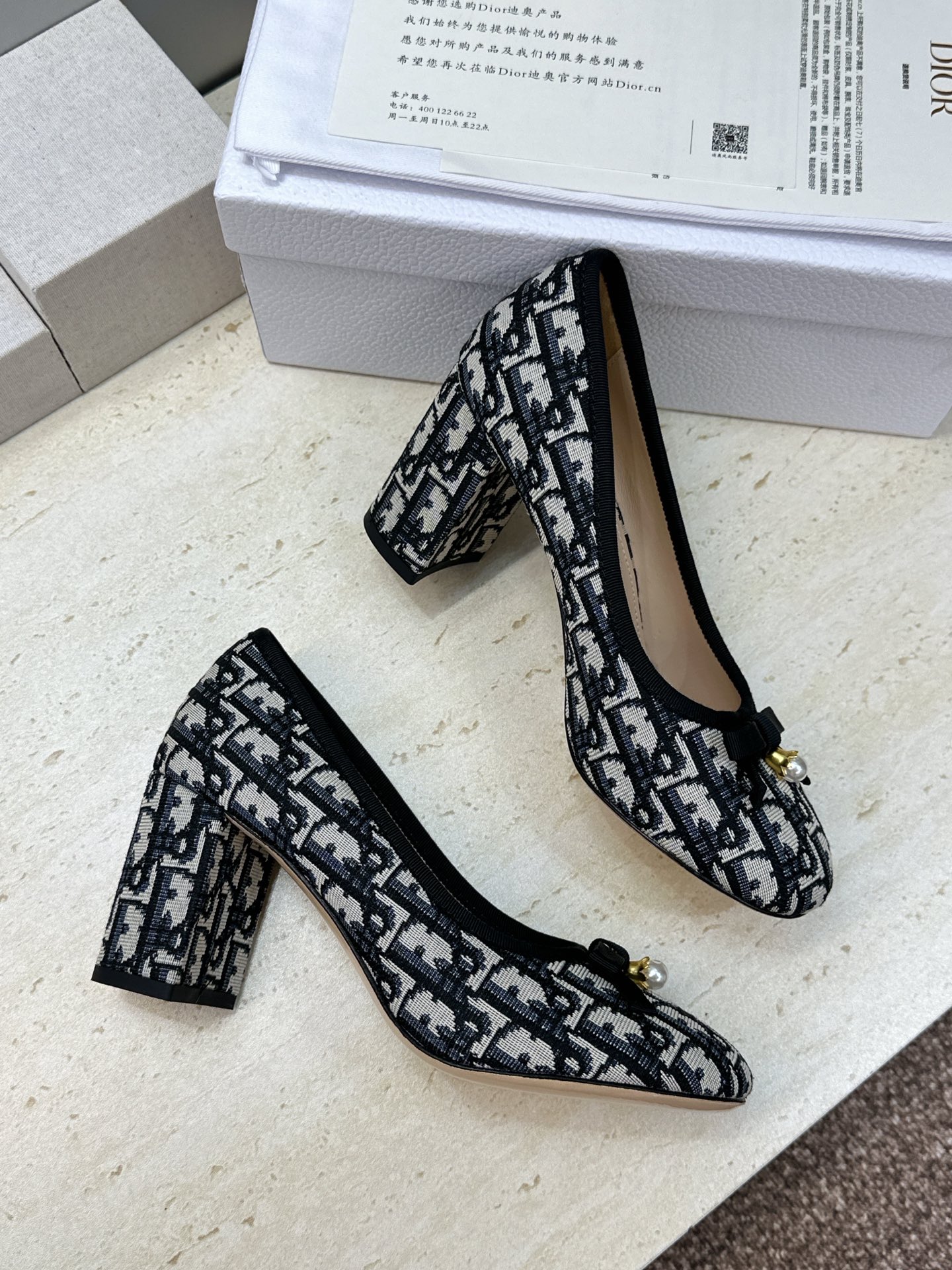 J'ADIOR 迪奥 Dior 2026 早春新款蝴蝶结粗跟芭蕾舞娃娃女鞋 明星同款CD字母logo立体刺绣高跟圆头玛 J'ADIOR 迪奥 Dior 2026 早春新款蝴蝶结粗跟芭蕾舞娃娃女鞋 明星同款CD字母logo立体刺绣高跟圆头玛