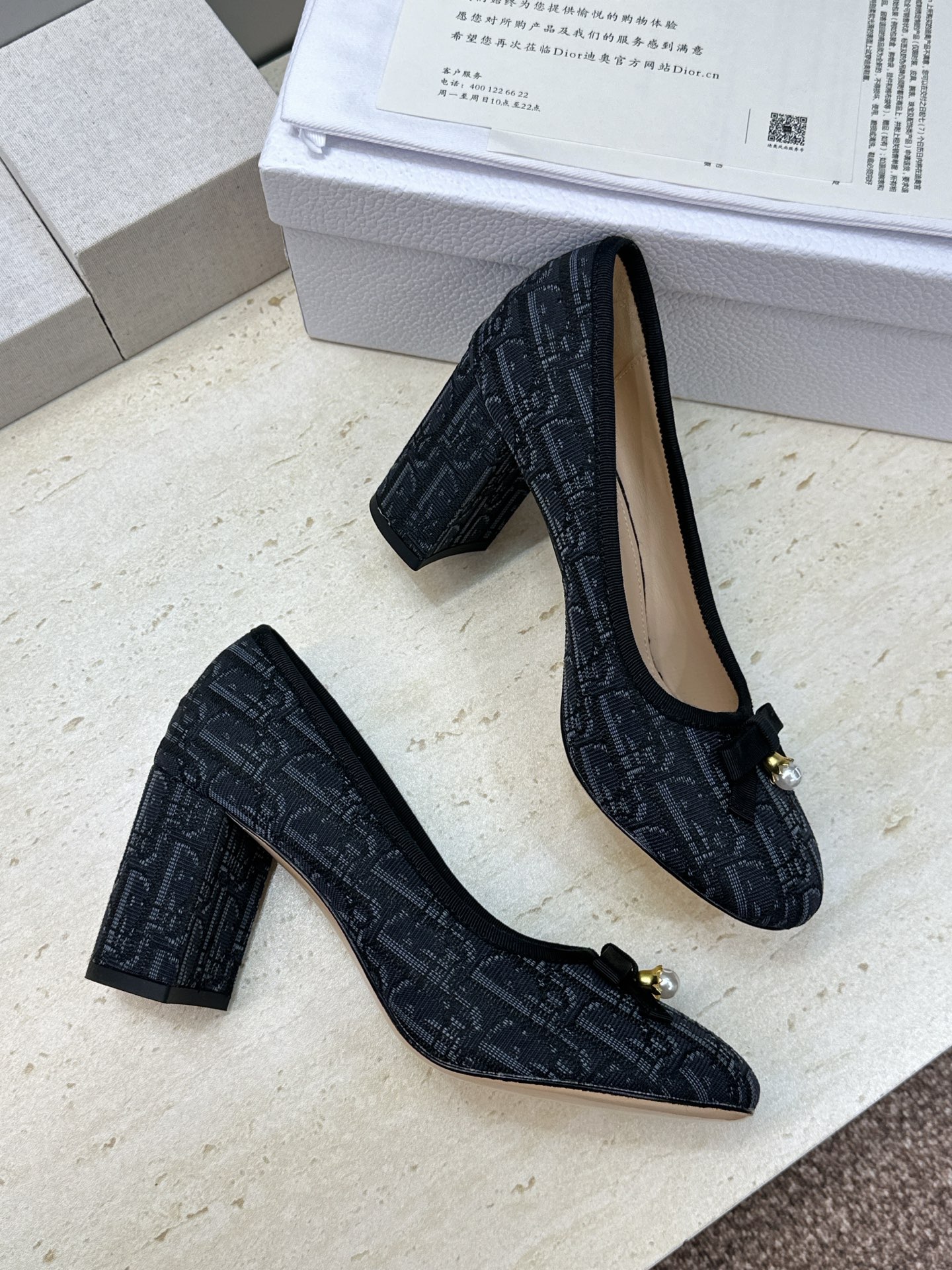 J'ADIOR 迪奥 Dior 2026 早春新款蝴蝶结粗跟芭蕾舞娃娃女鞋  明星同款CD字母logo立体刺绣高跟圆头玛