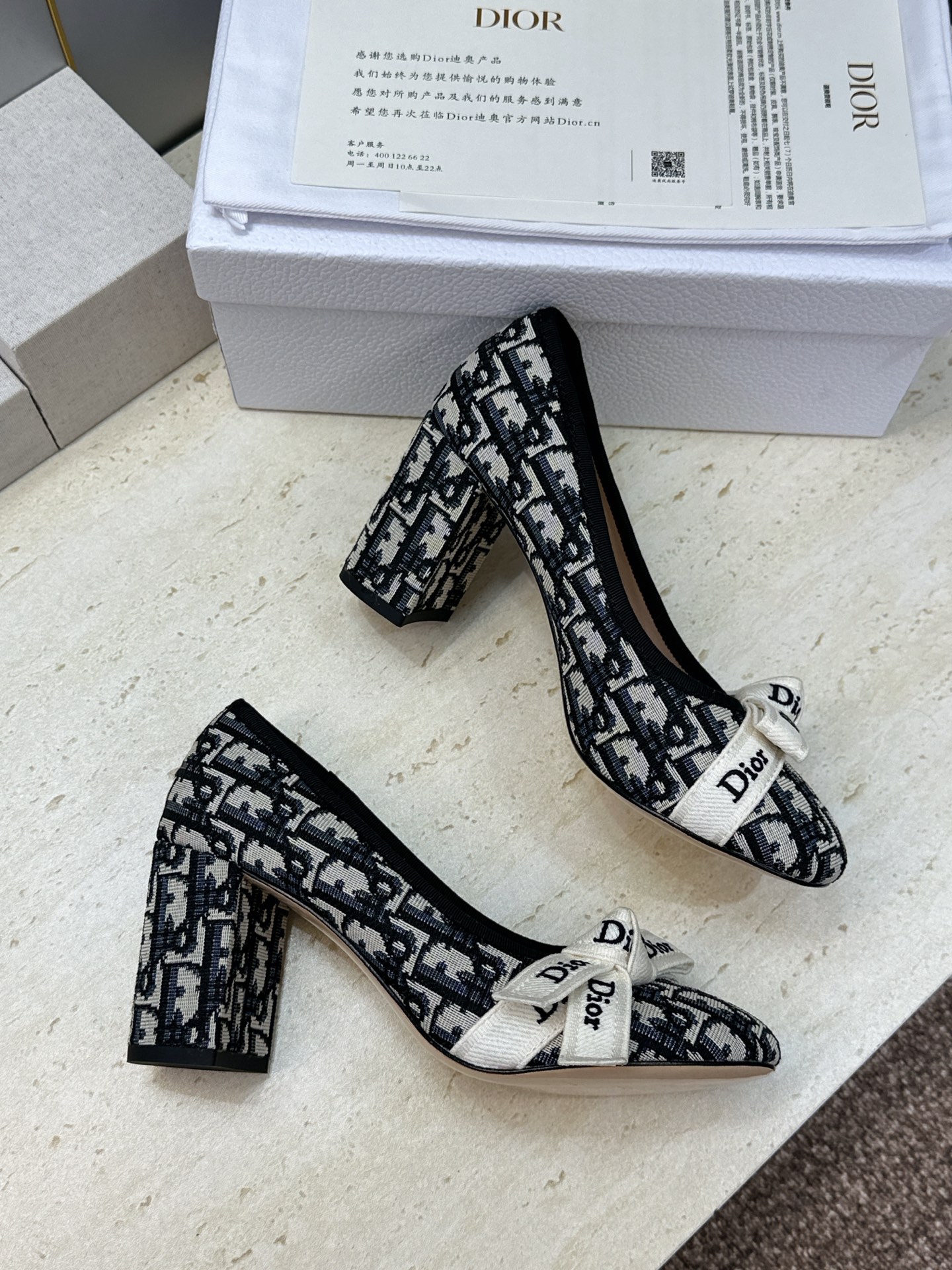 J'ADIOR 迪奥 Dior 2026 早春新款蝴蝶结粗跟芭蕾舞娃娃女鞋 明星同款CD字母logo立体刺绣高跟圆头玛 J'ADIOR 迪奥 Dior 2026 早春新款蝴蝶结粗跟芭蕾舞娃娃女鞋 明星同款CD字母logo立体刺绣高跟圆头玛