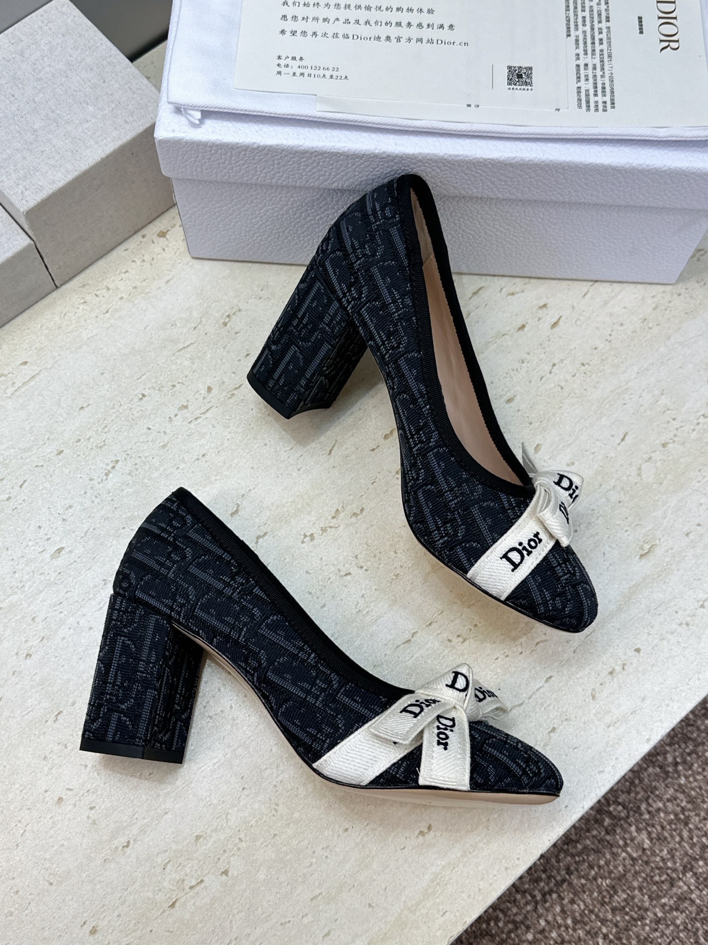 J'ADIOR 迪奥 Dior 2026 早春新款蝴蝶结粗跟芭蕾舞娃娃女鞋  明星同款CD字母logo立体刺绣高跟圆头玛