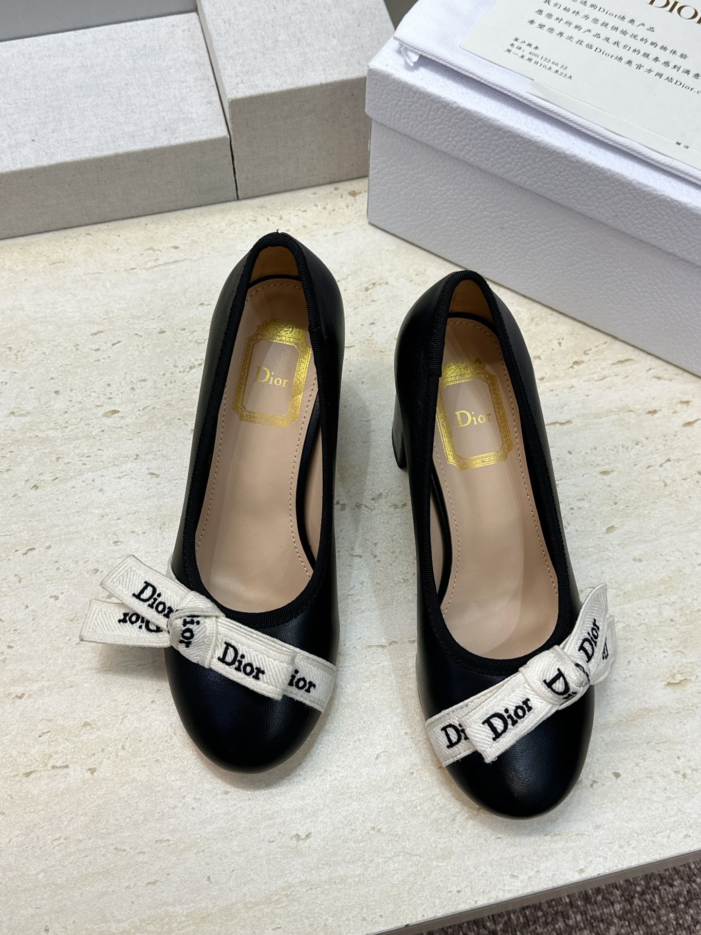 J'ADIOR 迪奥 Dior 2026 早春新款蝴蝶结粗跟芭蕾舞娃娃女鞋 明星同款CD字母logo立体刺绣高跟圆头玛 J'ADIOR 迪奥 Dior 2026 早春新款蝴蝶结粗跟芭蕾舞娃娃女鞋 明星同款CD字母logo立体刺绣高跟圆头玛