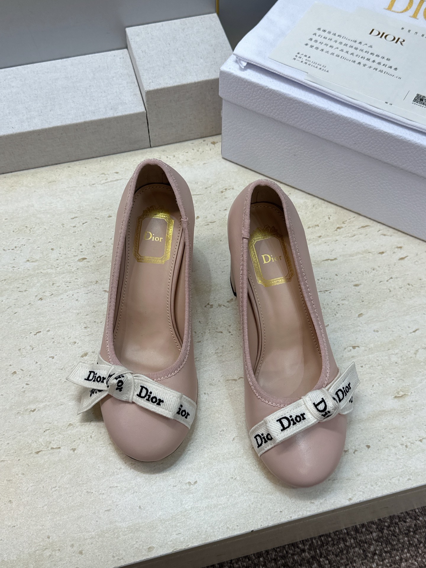 J'ADIOR 迪奥 Dior 2026 早春新款蝴蝶结粗跟芭蕾舞娃娃女鞋  明星同款CD字母logo立体刺绣高跟圆头玛