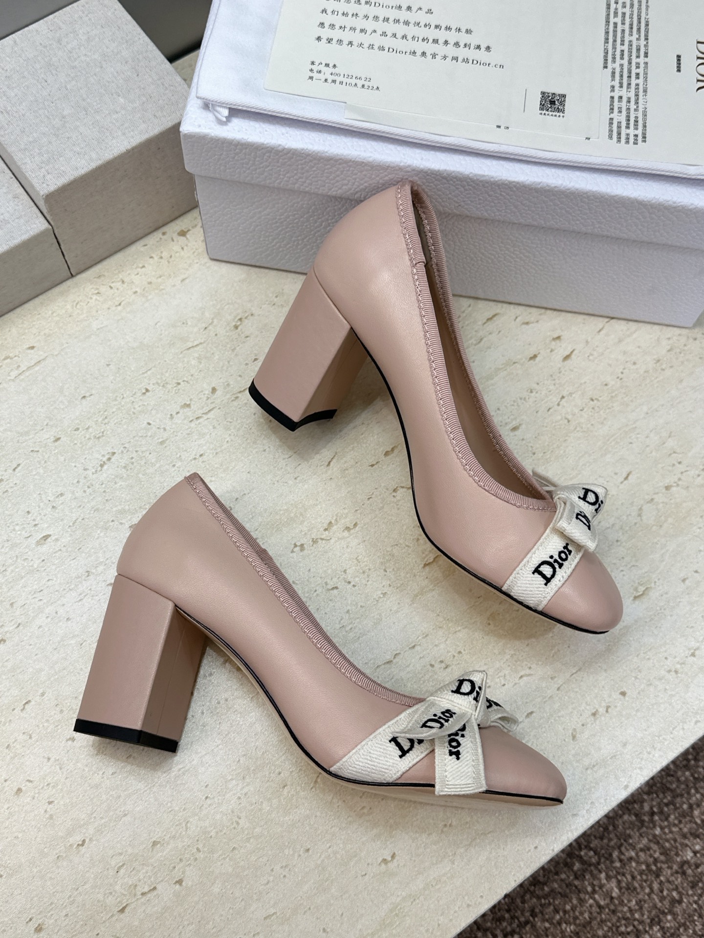 J'ADIOR 迪奥 Dior 2026 早春新款蝴蝶结粗跟芭蕾舞娃娃女鞋 明星同款CD字母logo立体刺绣高跟圆头玛 J'ADIOR 迪奥 Dior 2026 早春新款蝴蝶结粗跟芭蕾舞娃娃女鞋 明星同款CD字母logo立体刺绣高跟圆头玛