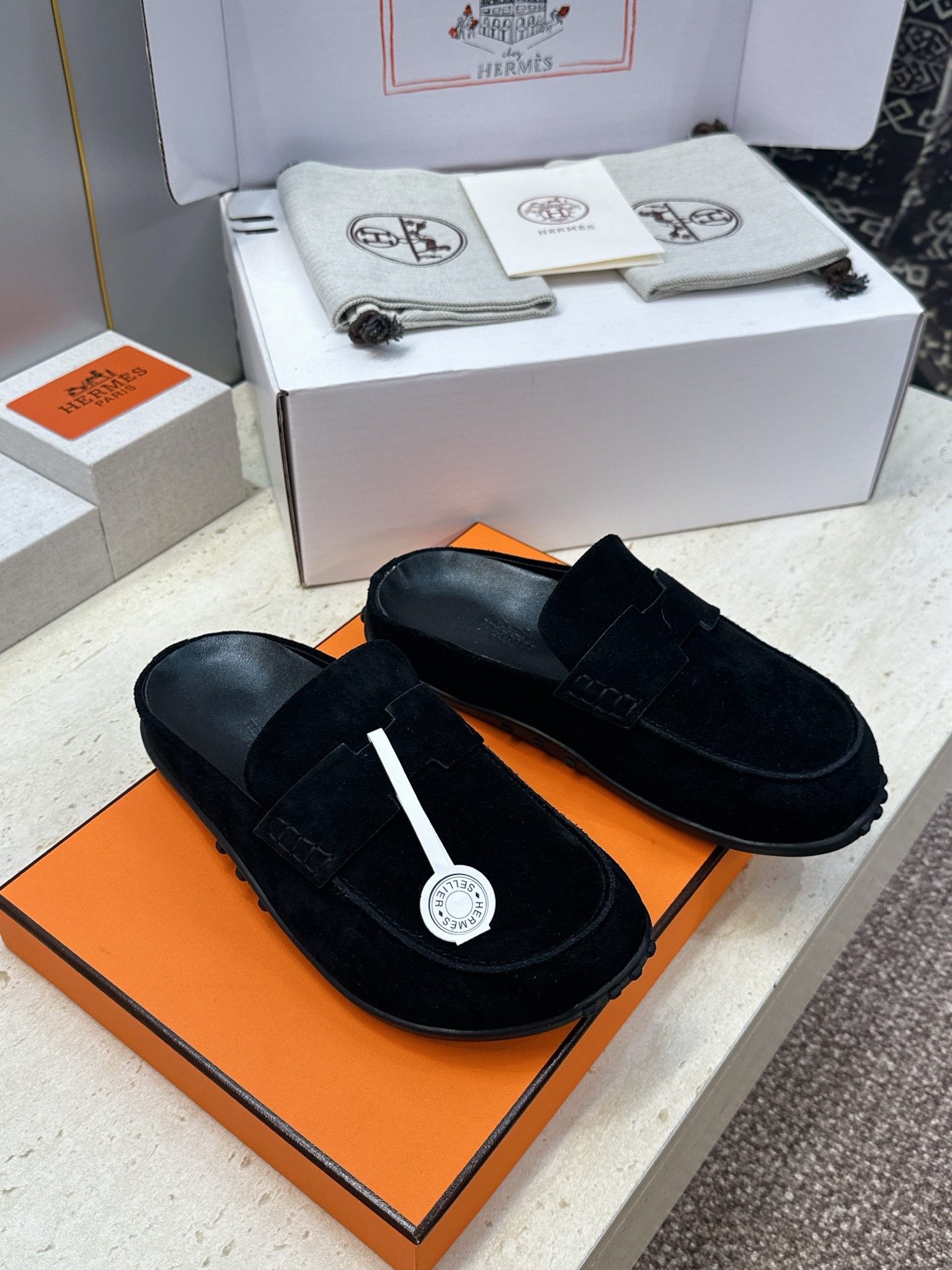 (配全套飞机盒) 莞产 代购级 爱马仕 Hermes 2026春夏新款 Lazy果冻色豆豆女鞋 H家平底圆头时尚休闲 (配全套飞机盒) 莞产 代购级 爱马仕 Hermes 2026春夏新款 Lazy果冻色豆豆女鞋 H家平底圆头时尚休闲