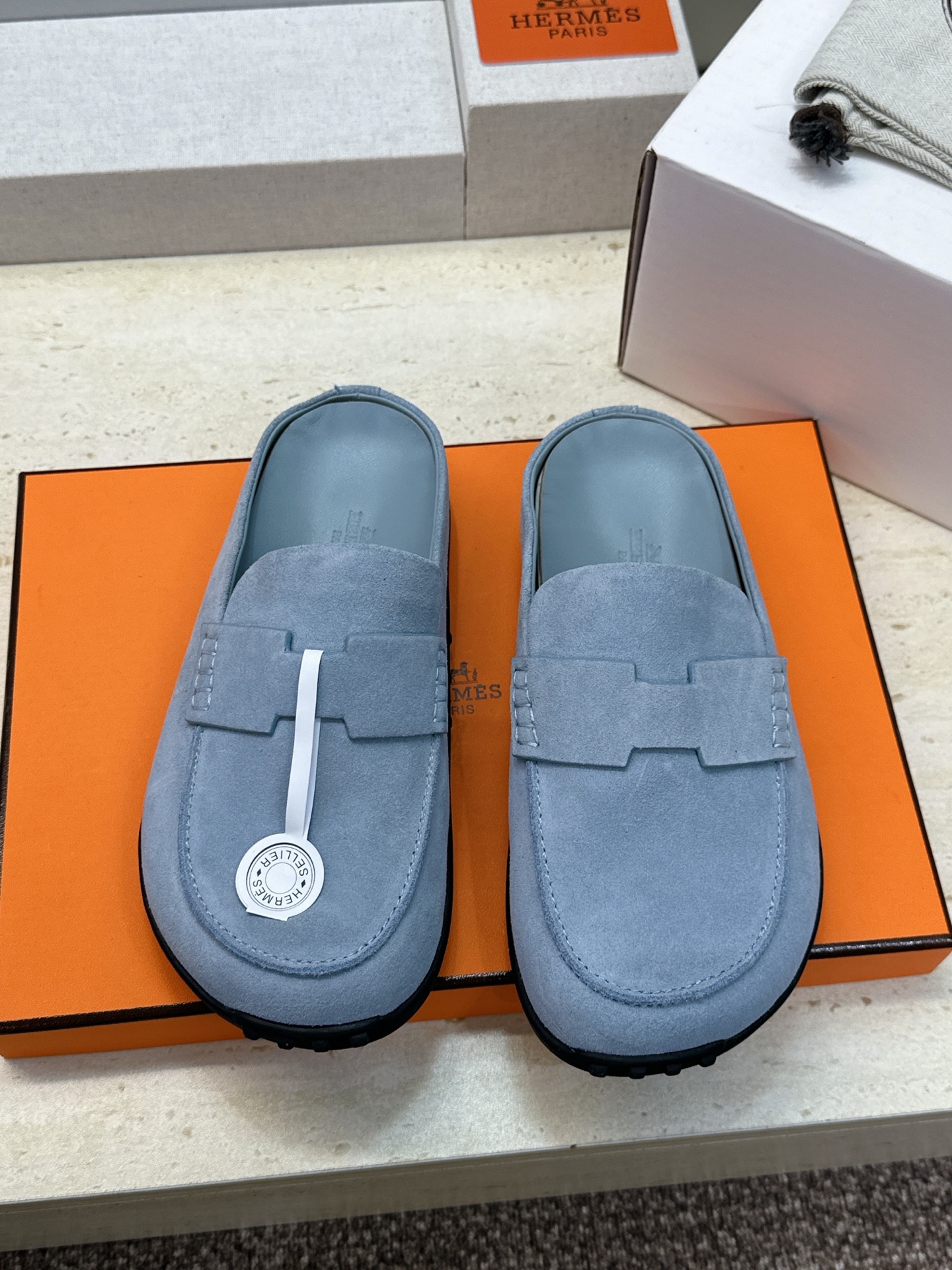 (配全套飞机盒) 莞产 代购级 爱马仕 Hermes 2026春夏新款 Lazy果冻色豆豆女鞋 H家平底圆头时尚休闲 (配全套飞机盒) 莞产 代购级 爱马仕 Hermes 2026春夏新款 Lazy果冻色豆豆女鞋 H家平底圆头时尚休闲