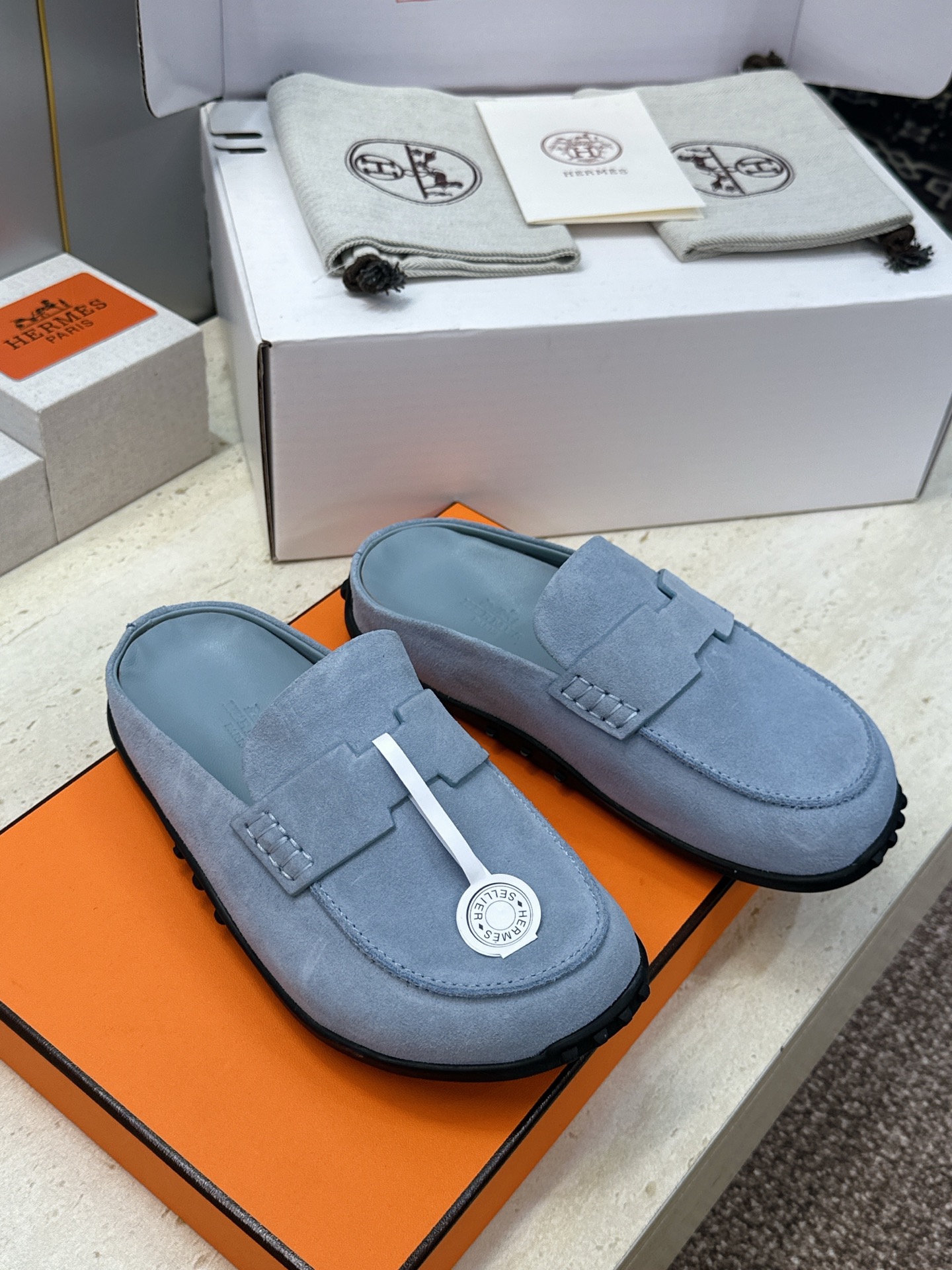 (配全套飞机盒) 莞产 代购级 爱马仕 Hermes 2026春夏新款 Lazy果冻色豆豆女鞋 H家平底圆头时尚休闲 (配全套飞机盒) 莞产 代购级 爱马仕 Hermes 2026春夏新款 Lazy果冻色豆豆女鞋 H家平底圆头时尚休闲