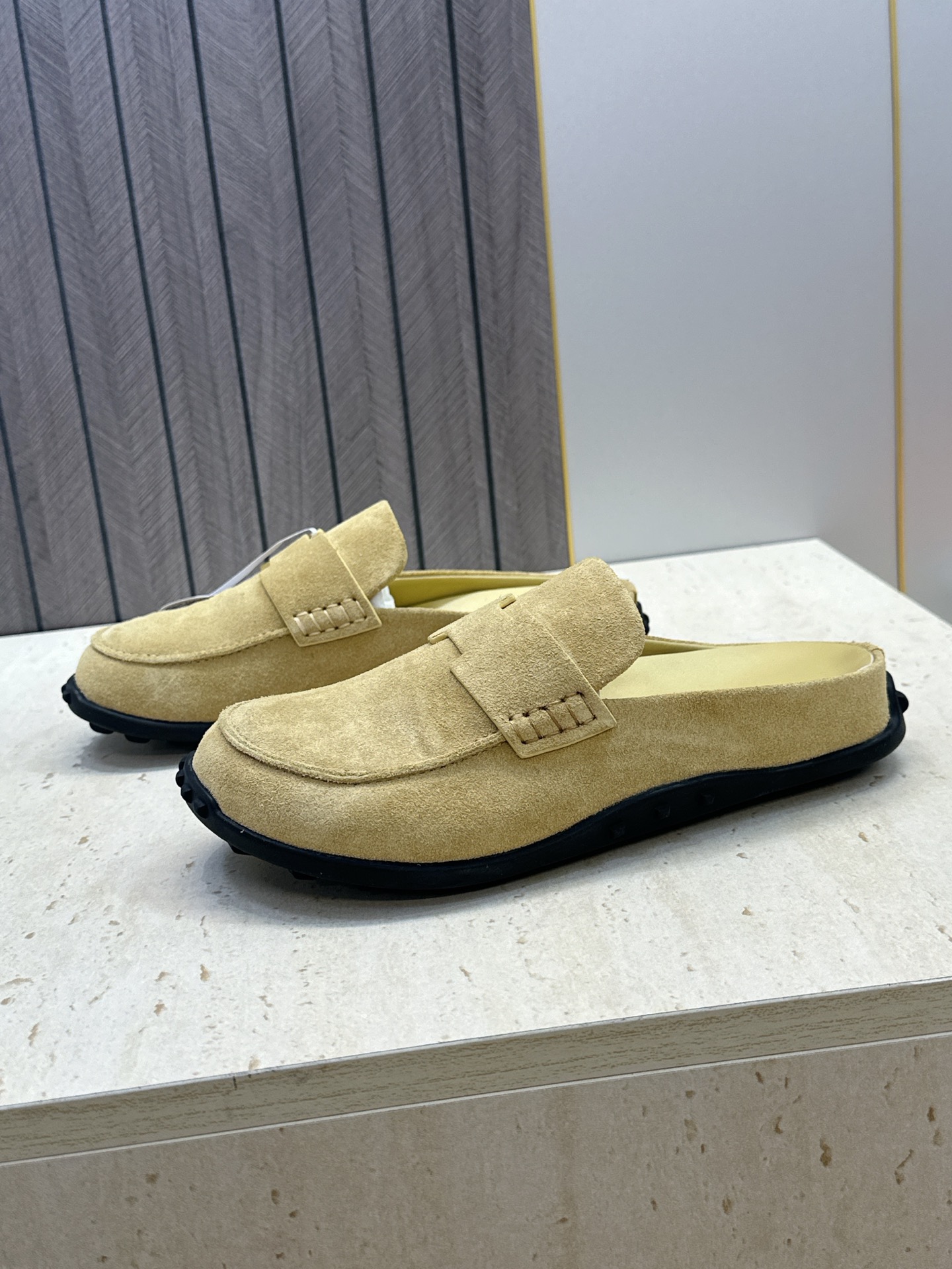 (配全套飞机盒)  莞产  代购级 爱马仕 Hermes 2026春夏新款 Lazy果冻色豆豆女鞋 H家平底圆头时尚休闲