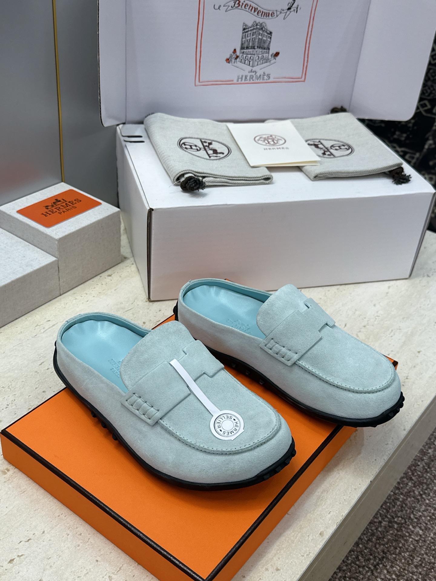 (配全套飞机盒) 莞产 代购级 爱马仕 Hermes 2026春夏新款 Lazy果冻色豆豆女鞋 H家平底圆头时尚休闲 (配全套飞机盒) 莞产 代购级 爱马仕 Hermes 2026春夏新款 Lazy果冻色豆豆女鞋 H家平底圆头时尚休闲