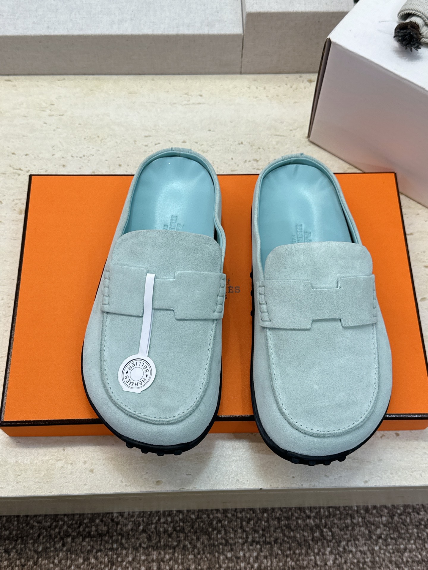 (配全套飞机盒) 莞产 代购级 爱马仕 Hermes 2026春夏新款 Lazy果冻色豆豆女鞋 H家平底圆头时尚休闲 (配全套飞机盒) 莞产 代购级 爱马仕 Hermes 2026春夏新款 Lazy果冻色豆豆女鞋 H家平底圆头时尚休闲