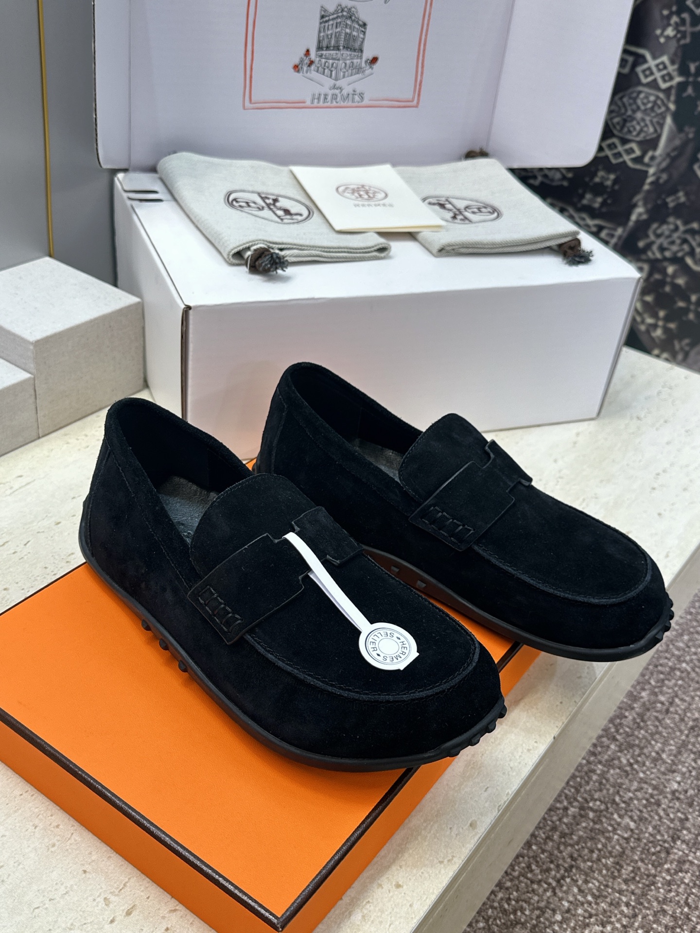 (配全套飞机盒) 莞产 代购级 爱马仕 Hermes 2026春夏新款 Lazy果冻色豆豆女鞋 H家平底圆头时尚休闲 (配全套飞机盒) 莞产 代购级 爱马仕 Hermes 2026春夏新款 Lazy果冻色豆豆女鞋 H家平底圆头时尚休闲