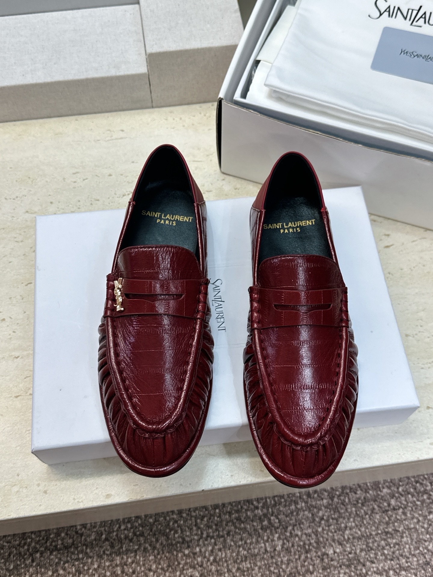 男士+20 SAINT LAURENT 2026春夏情侣新款两穿踩后跟懒人单鞋 YSL明星同款字母logo五金扣平底圆头 男士+20 SAINT LAURENT 2026春夏情侣新款两穿踩后跟懒人单鞋 YSL明星同款字母logo五金扣平底圆头