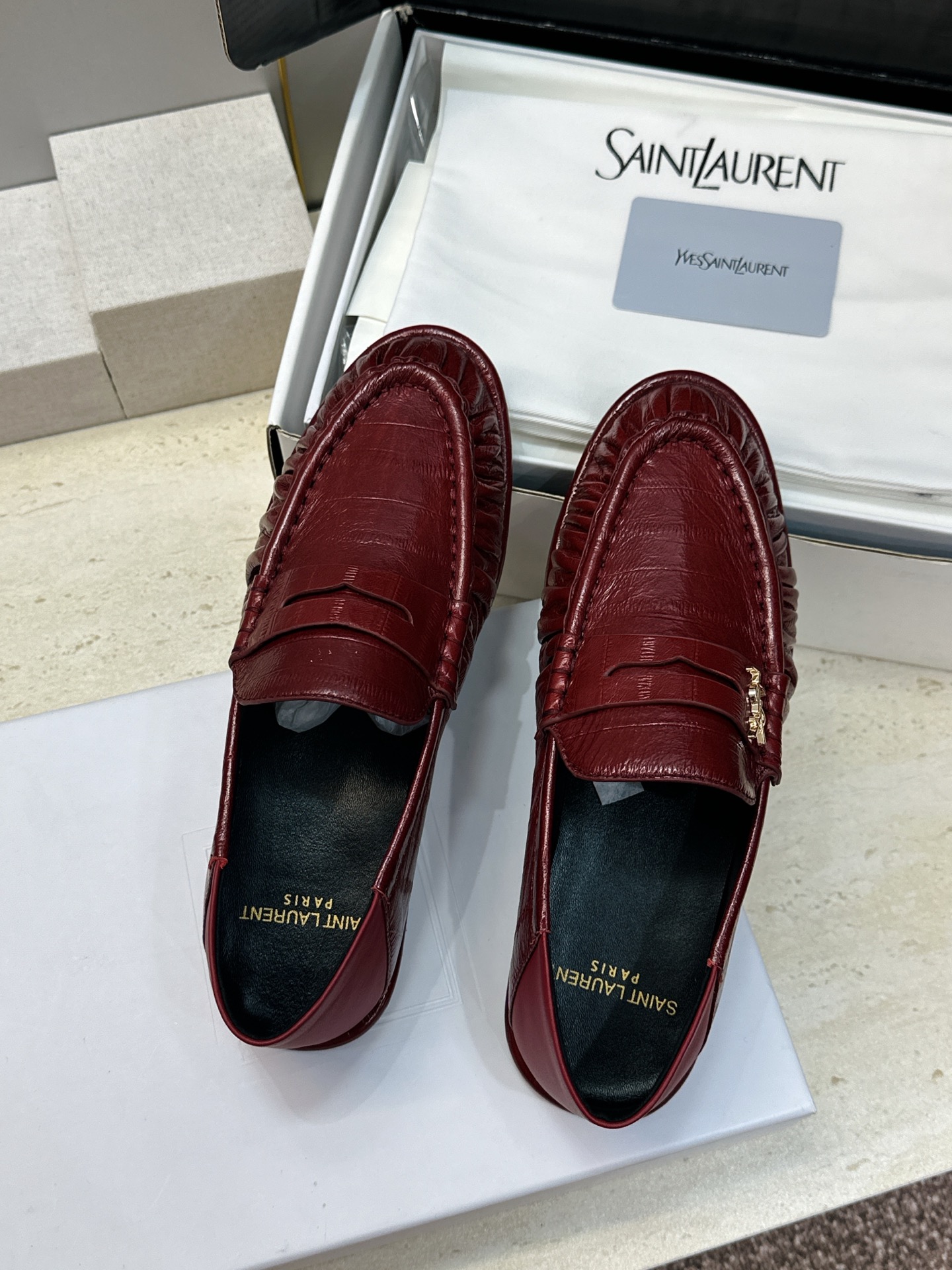 男士+20 SAINT LAURENT 2026春夏情侣新款两穿踩后跟懒人单鞋 YSL明星同款字母logo五金扣平底圆头 男士+20 SAINT LAURENT 2026春夏情侣新款两穿踩后跟懒人单鞋 YSL明星同款字母logo五金扣平底圆头