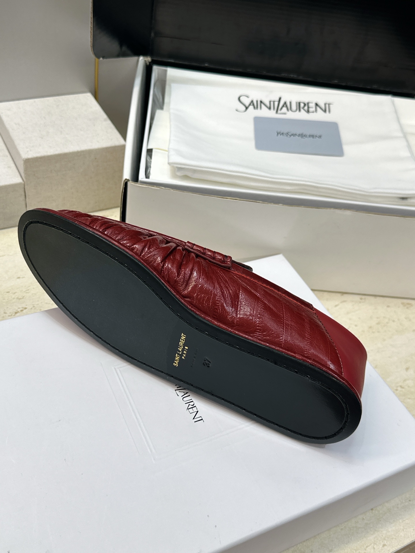 男士+20 SAINT LAURENT 2026春夏情侣新款两穿踩后跟懒人单鞋 YSL明星同款字母logo五金扣平底圆头 男士+20 SAINT LAURENT 2026春夏情侣新款两穿踩后跟懒人单鞋 YSL明星同款字母logo五金扣平底圆头