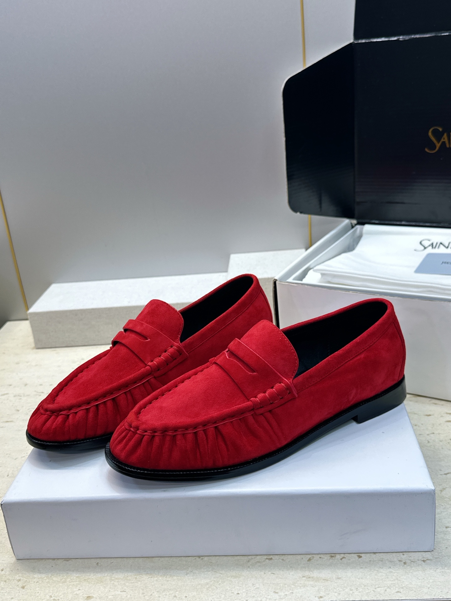 男士+20 SAINT LAURENT 2026春夏情侣新款果冻色懒人单鞋 YSL明星同款字母logo五金扣平底圆头拼色 男士+20 SAINT LAURENT 2026春夏情侣新款果冻色懒人单鞋 YSL明星同款字母logo五金扣平底圆头拼色