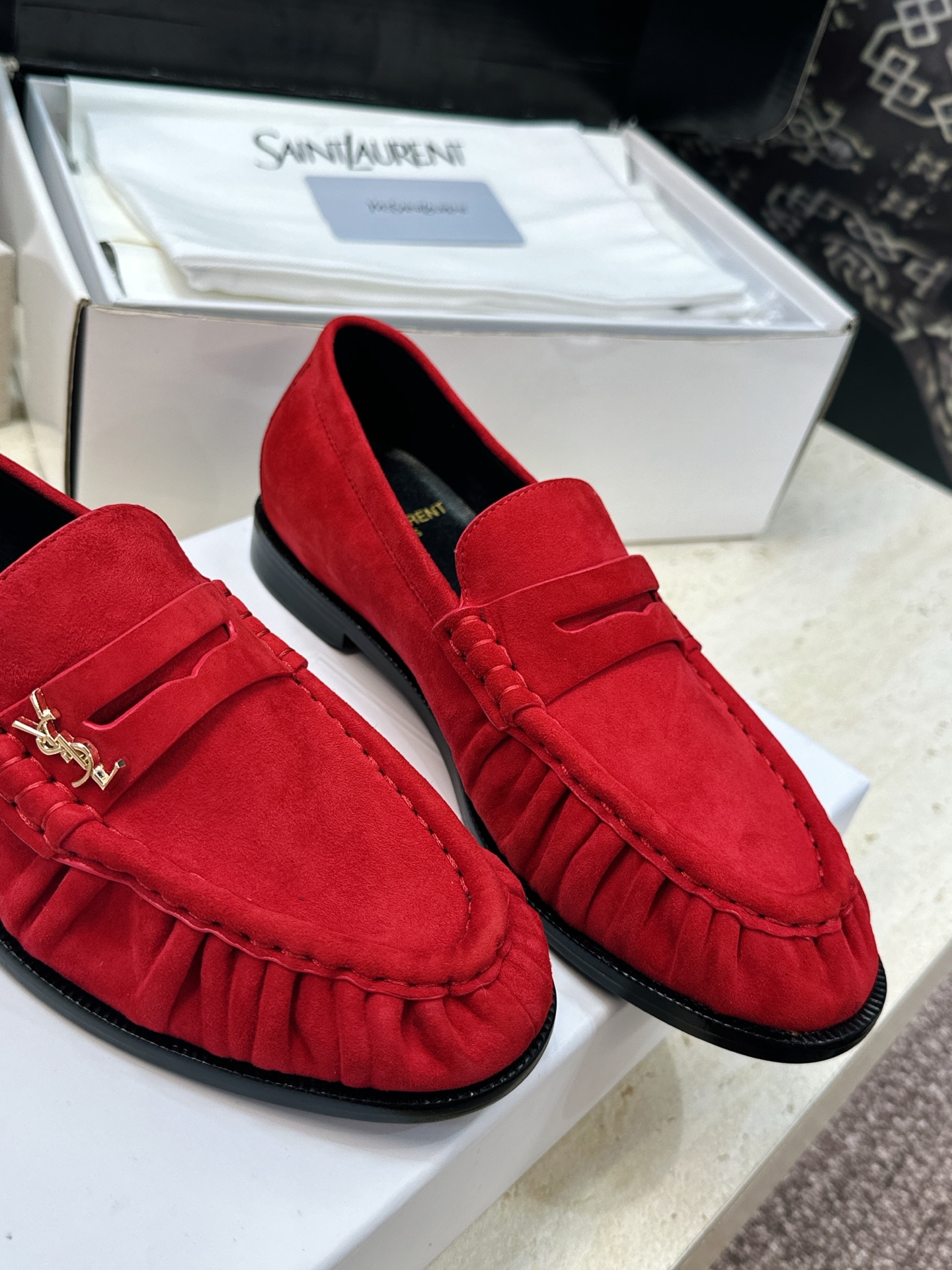 男士+20 SAINT LAURENT 2026春夏情侣新款果冻色懒人单鞋 YSL明星同款字母logo五金扣平底圆头拼色 男士+20 SAINT LAURENT 2026春夏情侣新款果冻色懒人单鞋 YSL明星同款字母logo五金扣平底圆头拼色