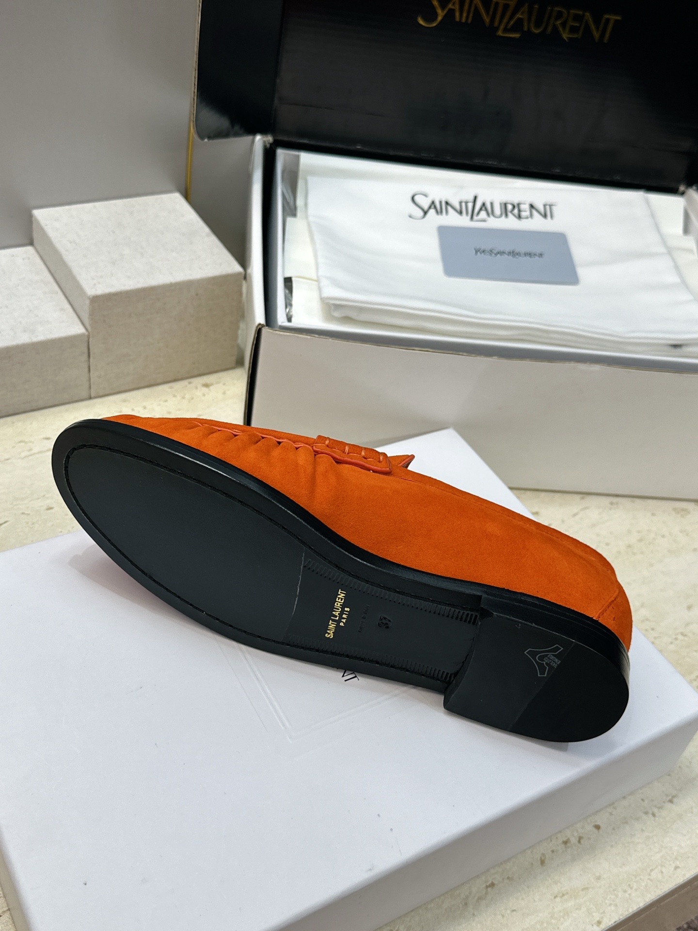 男士+20 SAINT LAURENT 2026春夏情侣新款果冻色懒人单鞋 YSL明星同款字母logo五金扣平底圆头拼色 男士+20 SAINT LAURENT 2026春夏情侣新款果冻色懒人单鞋 YSL明星同款字母logo五金扣平底圆头拼色