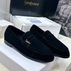 男士+20 SAINT LAURENT 2026春夏情侣新款果冻色懒人单鞋 YSL明星同款字母logo五金扣平底圆头拼色 男士+20 SAINT LAURENT 2026春夏情侣新款果冻色懒人单鞋 YSL明星同款字母logo五金扣平底圆头拼色