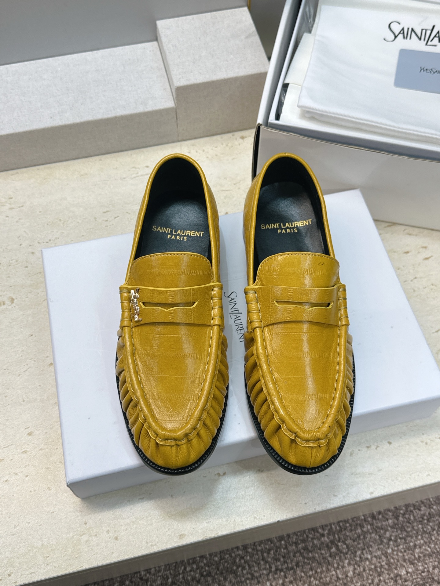 男士+20 SAINT LAURENT 2026春夏情侣新款果冻色懒人单鞋 YSL明星同款字母logo五金扣平底圆头拼色 男士+20 SAINT LAURENT 2026春夏情侣新款果冻色懒人单鞋 YSL明星同款字母logo五金扣平底圆头拼色
