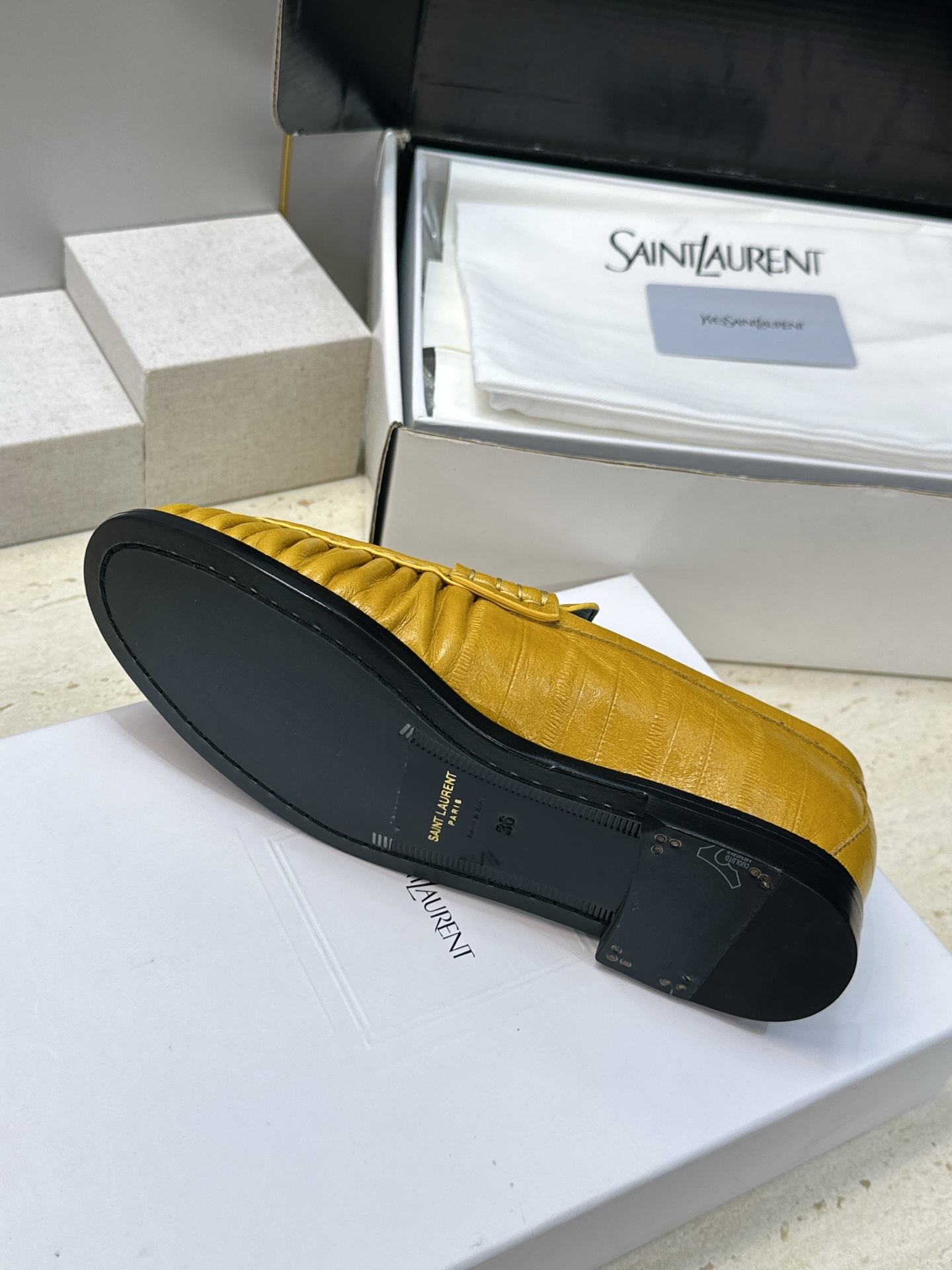 男士+20 SAINT LAURENT 2026春夏情侣新款果冻色懒人单鞋 YSL明星同款字母logo五金扣平底圆头拼色 男士+20 SAINT LAURENT 2026春夏情侣新款果冻色懒人单鞋 YSL明星同款字母logo五金扣平底圆头拼色