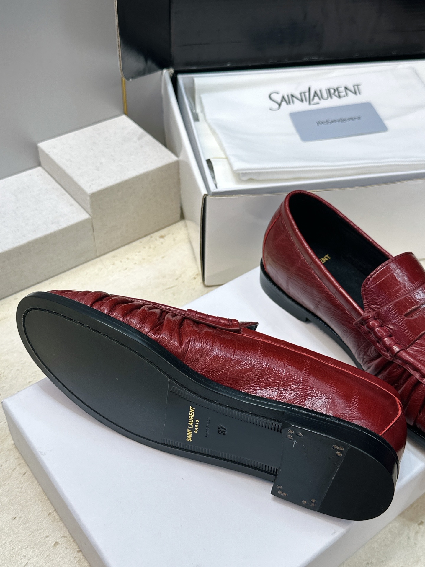 男士+20 SAINT LAURENT 2026春夏情侣新款果冻色懒人单鞋 YSL明星同款字母logo五金扣平底圆头拼色 男士+20 SAINT LAURENT 2026春夏情侣新款果冻色懒人单鞋 YSL明星同款字母logo五金扣平底圆头拼色