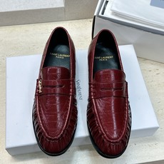 男士+20 SAINT LAURENT 2026春夏情侣新款果冻色懒人单鞋 YSL明星同款字母logo五金扣平底圆头拼色 男士+20 SAINT LAURENT 2026春夏情侣新款果冻色懒人单鞋 YSL明星同款字母logo五金扣平底圆头拼色