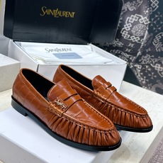 男士+20 SAINT LAURENT 2026春夏情侣新款果冻色懒人单鞋 YSL明星同款字母logo五金扣平底圆头拼色 男士+20 SAINT LAURENT 2026春夏情侣新款果冻色懒人单鞋 YSL明星同款字母logo五金扣平底圆头拼色