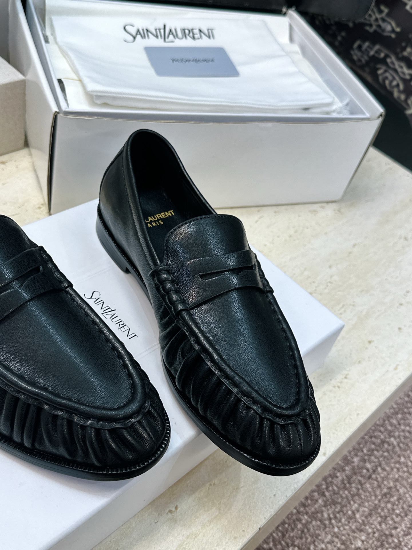 男士+20 SAINT LAURENT 2026春夏情侣新款果冻色懒人单鞋 YSL明星同款字母logo五金扣平底圆头拼色 男士+20 SAINT LAURENT 2026春夏情侣新款果冻色懒人单鞋 YSL明星同款字母logo五金扣平底圆头拼色