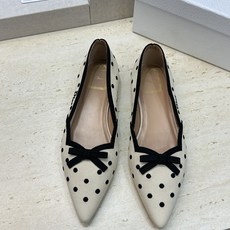 迪奥 Dior 2026春夏新款Romance 蝴蝶结波点拼色女鞋 CD字母logo立体刺绣平底尖头单鞋 材质:鞋面原版 迪奥 Dior 2026春夏新款Romance 蝴蝶结波点拼色女鞋 CD字母logo立体刺绣平底尖头单鞋 材质:鞋面原版