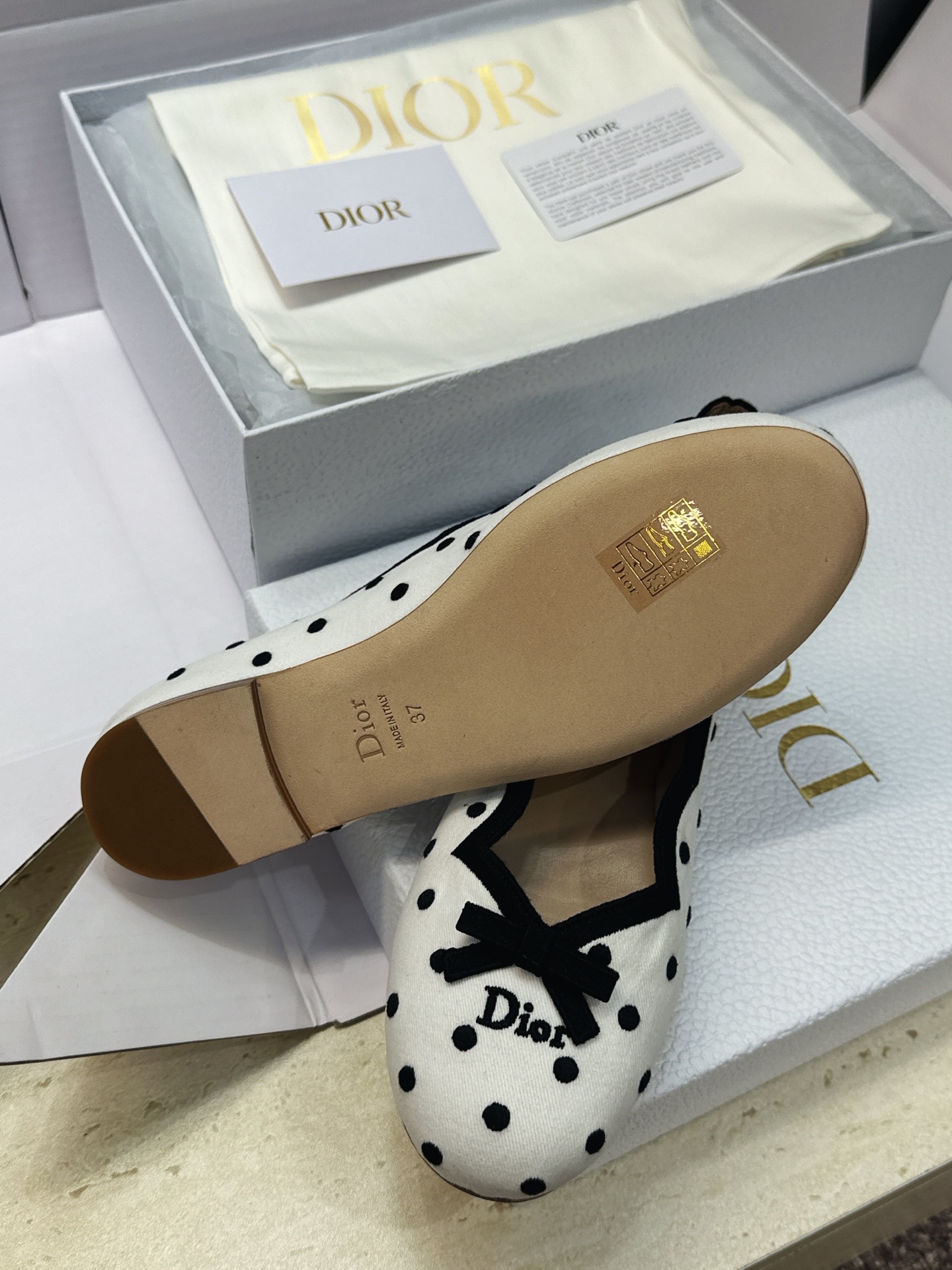 (配全套飞机盒) 顶级版 迪奥 Dior 2026春夏新款Romance 蝴蝶结波点拼色玛丽珍芭蕾舞女鞋 CD字母log