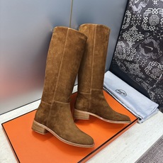 爱马仕 Hermes 2026秋冬新款 Lasso粗跟高筒及膝女长靴 H家字母logo低跟圆头一脚蹬机车骑士靴 材质:鞋 爱马仕 Hermes 2026秋冬新款 Lasso粗跟高筒及膝女长靴 H家字母logo低跟圆头一脚蹬机车骑士靴 材质:鞋
