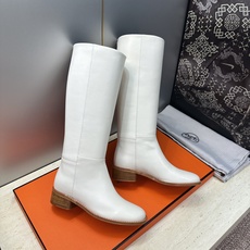 爱马仕 Hermes 2026秋冬新款 Lasso粗跟高筒及膝女长靴 H家字母logo低跟圆头一脚蹬机车骑士靴 材质:鞋 爱马仕 Hermes 2026秋冬新款 Lasso粗跟高筒及膝女长靴 H家字母logo低跟圆头一脚蹬机车骑士靴 材质:鞋