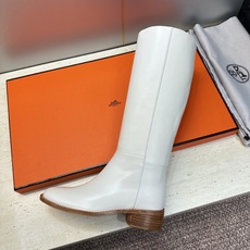爱马仕 Hermes 2026秋冬新款 Lasso粗跟高筒及膝女长靴 H家字母logo低跟圆头一脚蹬机车骑士靴 材质:鞋 爱马仕 Hermes 2026秋冬新款 Lasso粗跟高筒及膝女长靴 H家字母logo低跟圆头一脚蹬机车骑士靴 材质:鞋