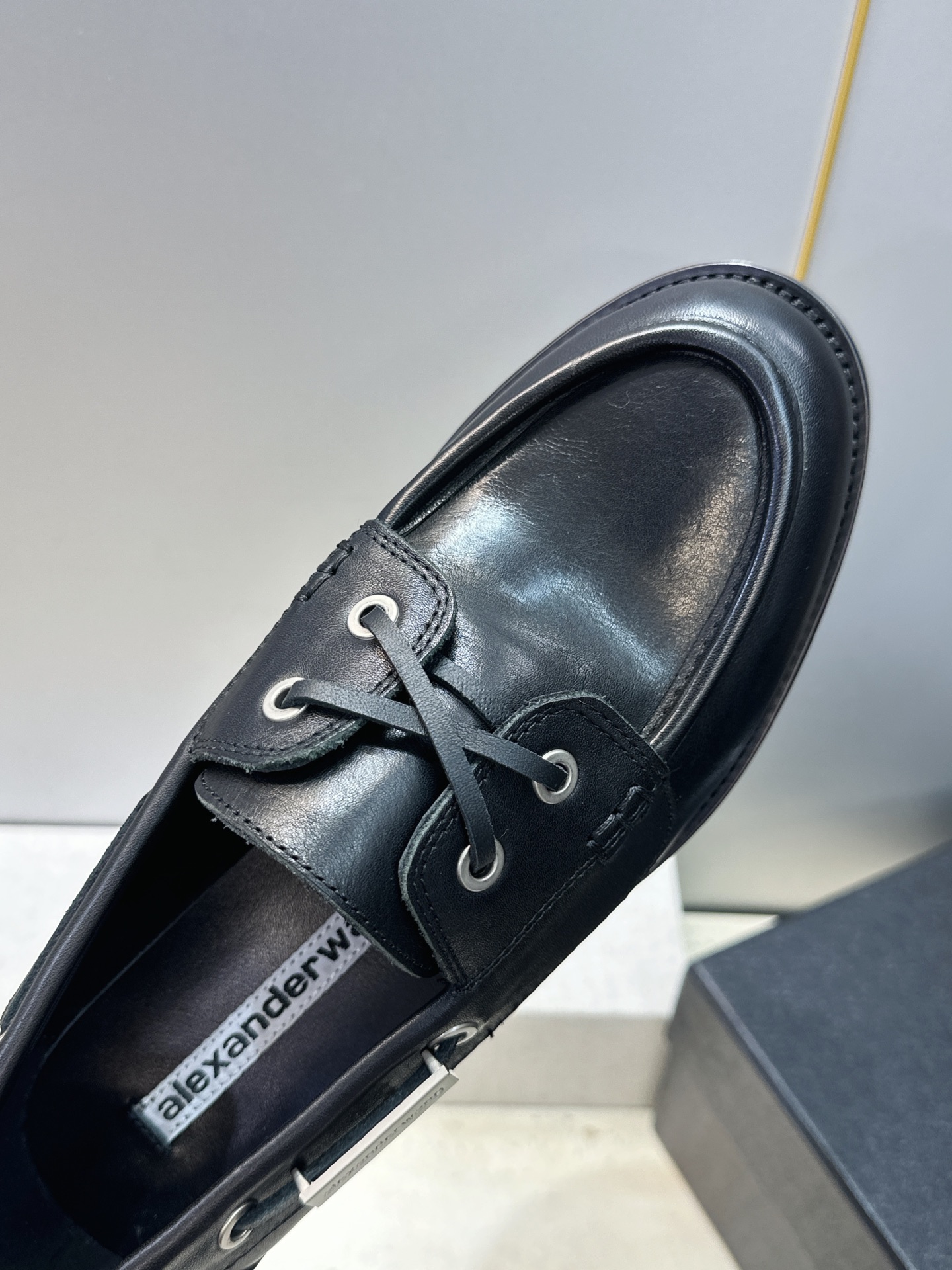 Alexander Wang 2026秋冬新款时尚低跟系鞋女鞋 亚历山大 .王明星同款字母logo五金扣圆头拼色乐福单鞋
