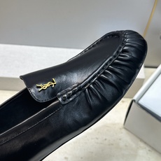 女码/情侣款 男+20 SAINT LAURENT 2026春夏情侣新款时尚休闲单鞋 YSL明星同款字母logo五金扣平 女码/情侣款 男+20 SAINT LAURENT 2026春夏情侣新款时尚休闲单鞋 YSL明星同款字母logo五金扣平