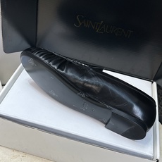 女码/情侣款 男+20 SAINT LAURENT 2026春夏情侣新款时尚休闲单鞋 YSL明星同款字母logo五金扣平 女码/情侣款 男+20 SAINT LAURENT 2026春夏情侣新款时尚休闲单鞋 YSL明星同款字母logo五金扣平