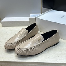 女码/情侣款 男+20 SAINT LAURENT 2026春夏情侣新款时尚休闲单鞋 YSL明星同款字母logo五金扣平 女码/情侣款 男+20 SAINT LAURENT 2026春夏情侣新款时尚休闲单鞋 YSL明星同款字母logo五金扣平