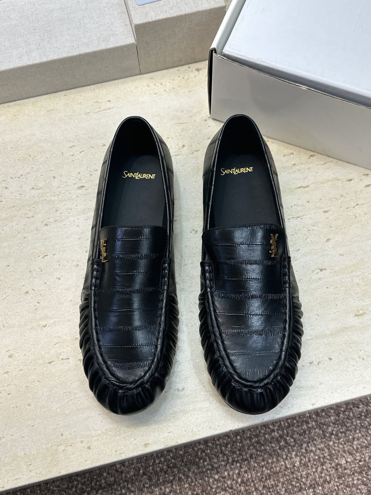 女码/情侣款 男+20 SAINT LAURENT 2026春夏情侣新款时尚休闲单鞋 YSL明星同款字母logo五金扣平